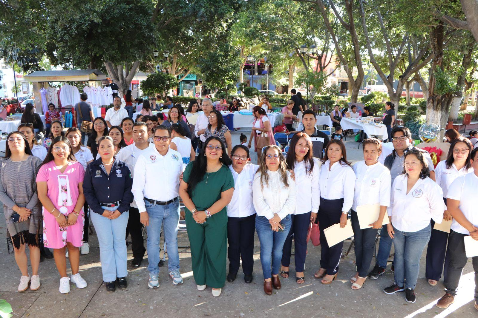 Entrega Icapet constancias de capacitación en Huajuapan de León