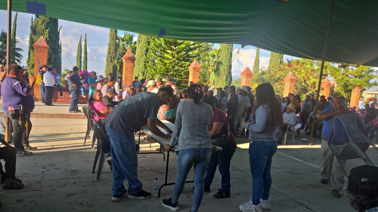 Sin incidencias, continúan municipios celebrando sus elecciones por Sistemas Normativos Internos