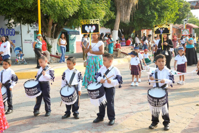 ixtaltepec_desfile.jpg