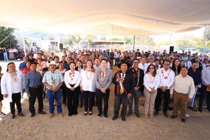 Con-un-nuevo-Centro-de-Salud-Gobierno-de-Oaxaca-fortalece-la-atencion-medica-en-San-Jeronimo-Tlacochahuaya-6.jpeg