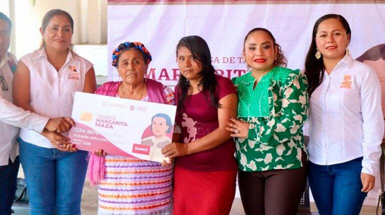 Fortalece Sebienti economía familiar de Jalapa de Díaz con entrega de 87 tarjetas Margarita Maza
