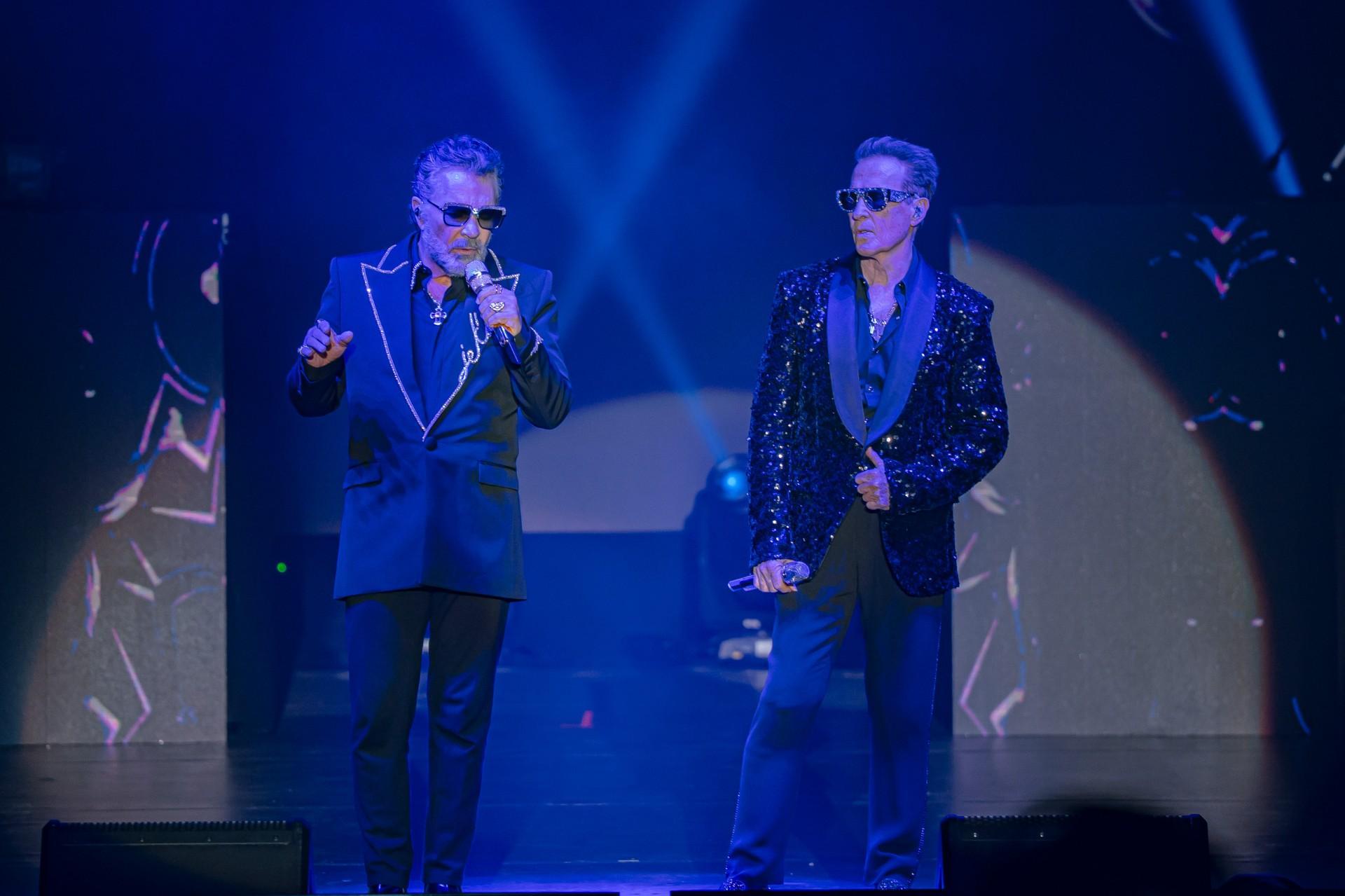 Brillan Emmanuel y Mijares durante su presentación en Madrid