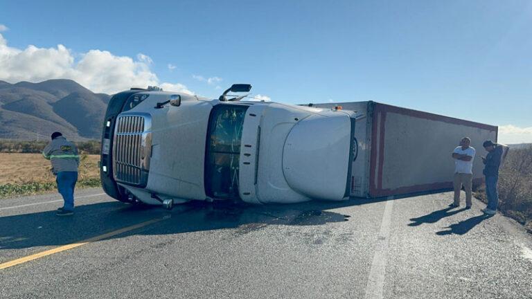 Evento de norte provoca volcaduras en la autopista 190 del Istmo; Protección Civil exhorta a extremar precauciones