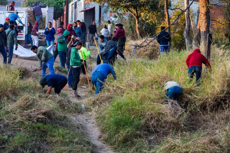 Vecinas y vecinos de la colonia Volcanes se suman al Tequio Vecinal por entornos más seguros