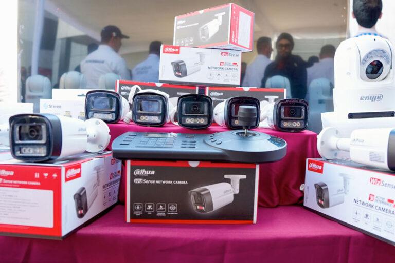 Robustece Gobernador de Oaxaca seguridad pública en 23 municipios con entrega de equipamiento de videovigilancia