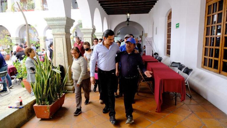 Presidente Ray Chagoya escucha, acuerda y resuelve con pensionados del Sindicato 3 de Marzo