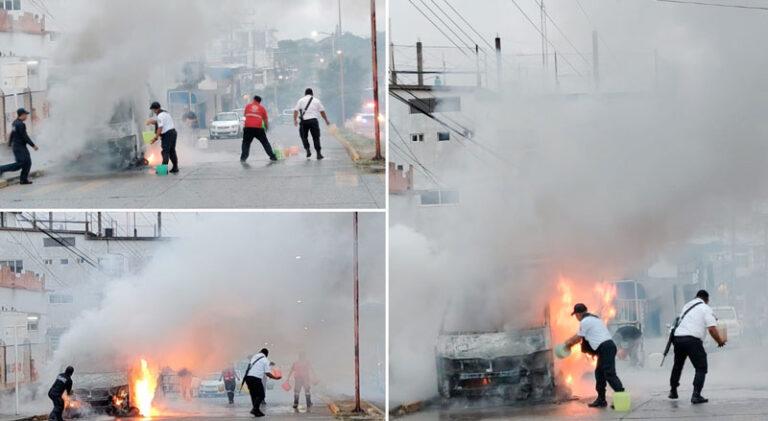 Se incendia camioneta de pasajeros en Matías Romero