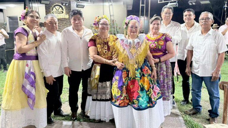 Comparte “Coco León” momentos agradables con amigos y familias en Salina Cruz