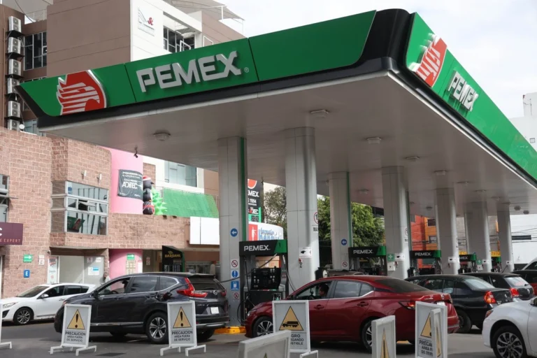 Sheinbaum prevé estímulo fiscal a gasolinas por alza de petróleo ante conflicto en Medio Oriente