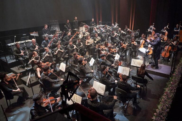 De las calles de Málaga al escenario: Antonio Banderas y la elegancia sinfónica de la Semana Santa española
