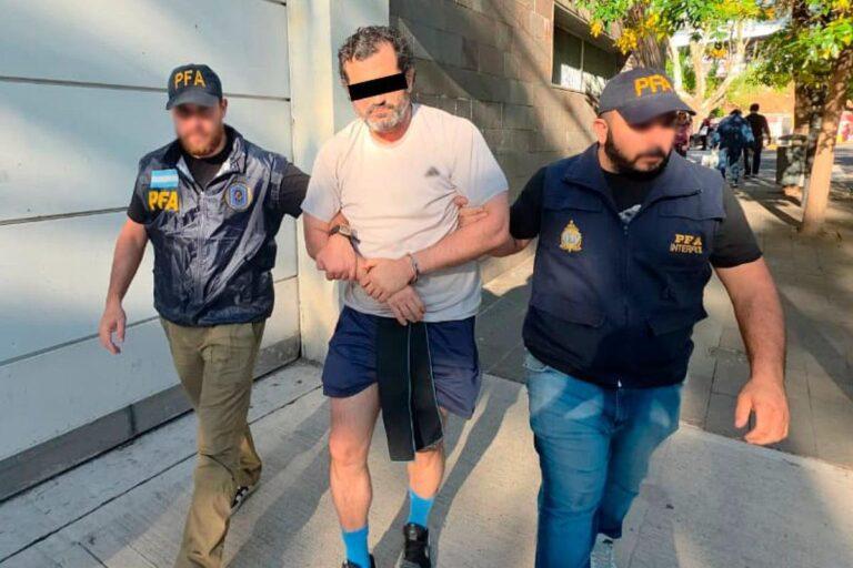 Detienen en Argentina a contralmirante líder de red de huachicoleo fiscal