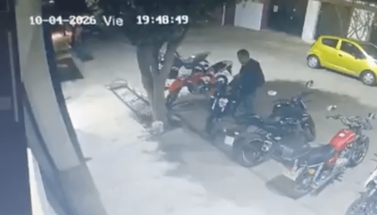 Intentan robar motocicleta frente a gimnasio en la colonia La Flores