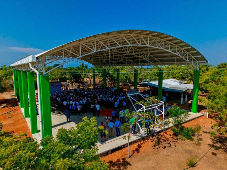Con obras de infraestructura educativa, mejora Gobierno del Bienestar aprendizaje de las adolescencias en Santa María Tonameca