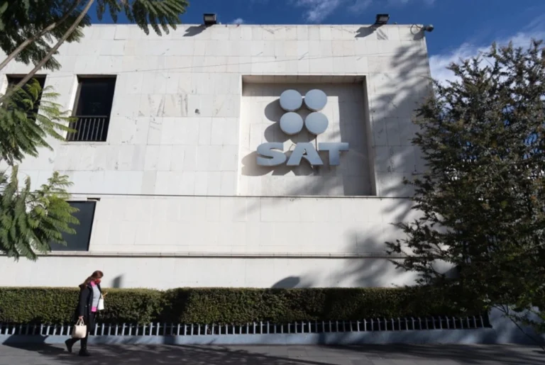 Llama SAT a presentar dictamen de estados financieros; fecha límite es el 15 de mayo