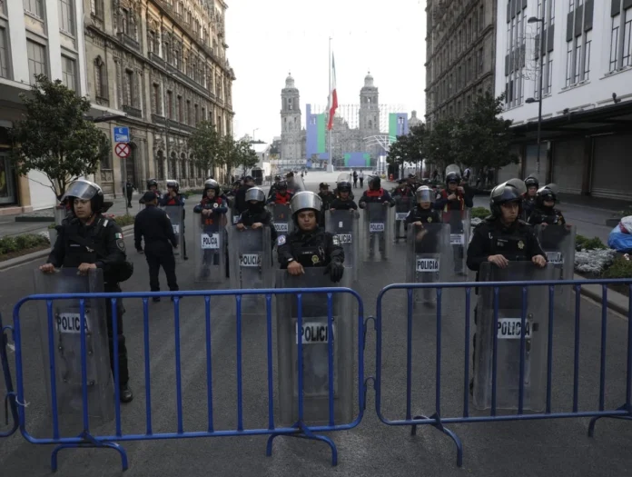 cierran-metro-zocalo-ante-movilizacion-de-la-cnte.webp