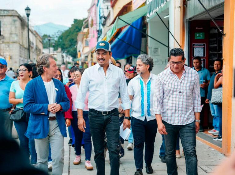 Mantiene Ray Chagoya cercanía en territorio con vecinas y vecinos