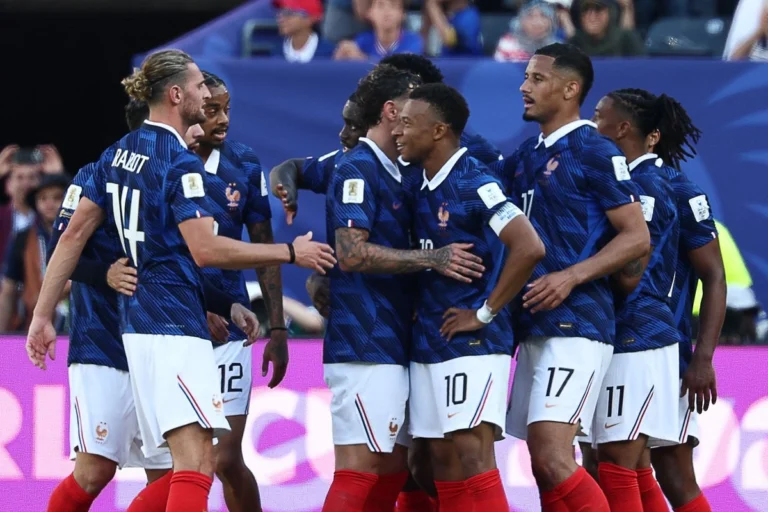 Con doblete de Mbappé, Francia vence 3-1 a Senegal en su debut en el Mundial