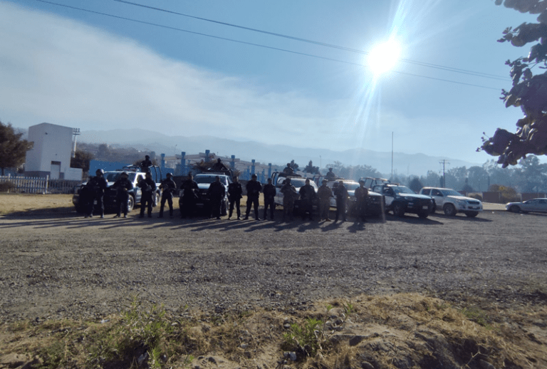 Policía estatal y FGR alistan desalojo en la transístmica  a la altura de las Malvinas; Esteban Santiago Aguilar habría citado por la FGR e hizo caso omiso