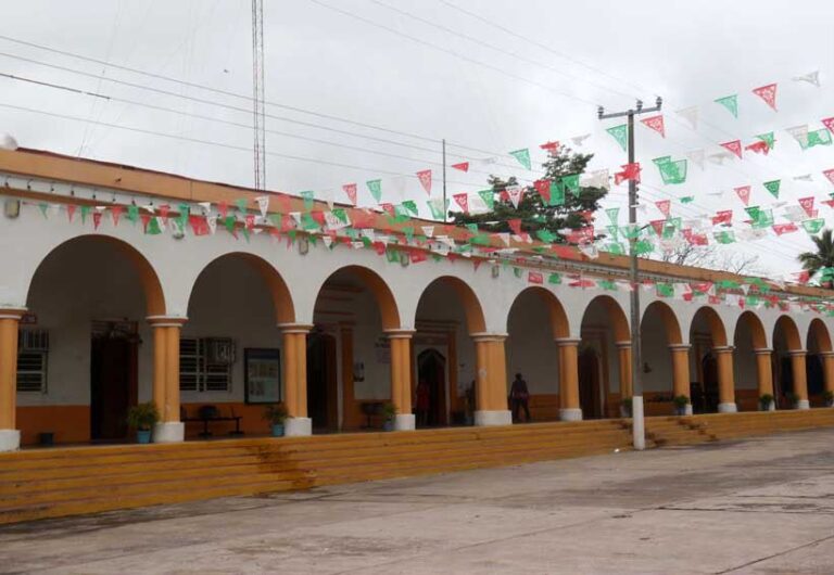 Fiscalía de Oaxaca obtiene vinculación a proceso en contra de cuatro personas por delito en materia electoral en casilla de San Juan Guichicovi