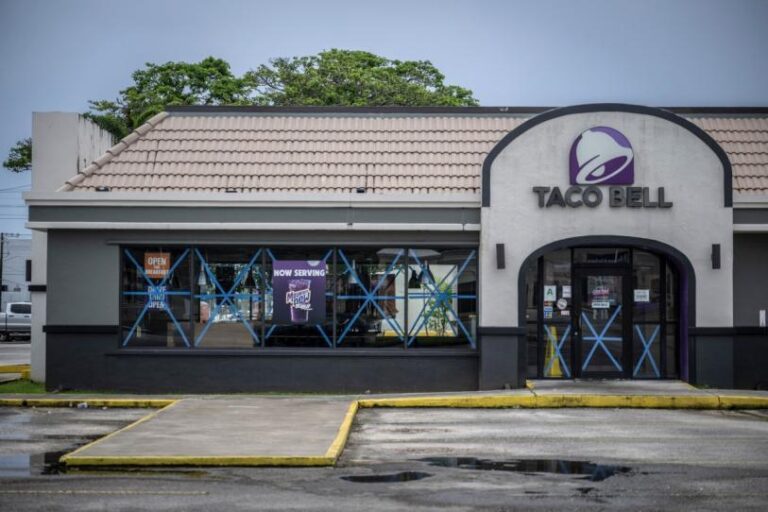Casi 5 mil casos de “diarrea explosiva” en Estados Unidos; investigan productos de Taco Bell