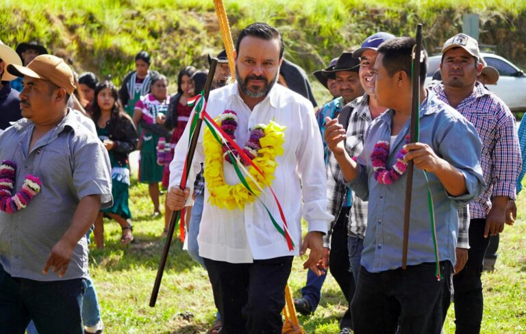 Jesús Romero acompaña al pueblo de San Lorenzo Texmelucan en el inicio de la construcción de su Casa Comunal, espacio para la construcción de diálogo y paz