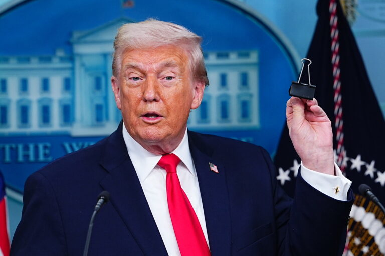 Trump minimiza el T-MEC: “No me importa”; asegura que México y Canadá necesitan más a Estados Unidos