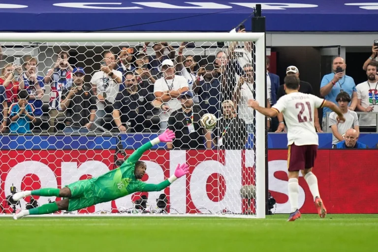 España derrota 2-0 a Francia y regresa a una final del Mundial 16 años después