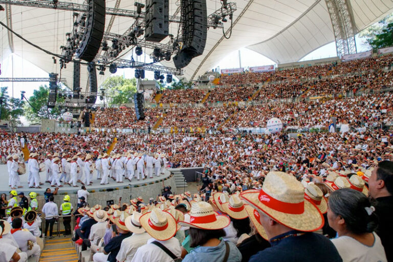 Arranca con éxito, júbilo y algarabía Primer Lunes del Cerro, la fiesta étnica más importante de Latinoamérica