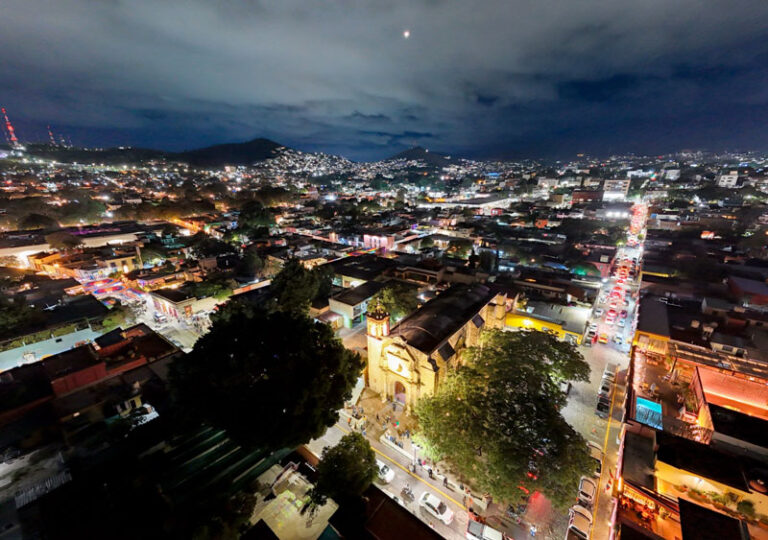 México Brilla ilumina templo de Jalatlaco, barrio mágico de Oaxaca