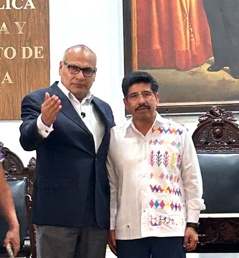 Martín Vásquez Villanueva destaca legado de Benito Juárez durante visita del presidente de la SCJN a Oaxaca