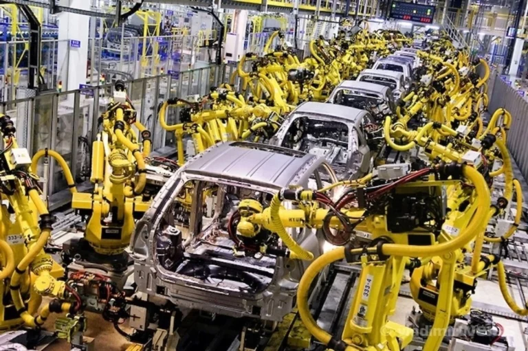 Traslado de una parte de Toyota a EU es una reconfiguración parcial del sector automotriz: AMIA