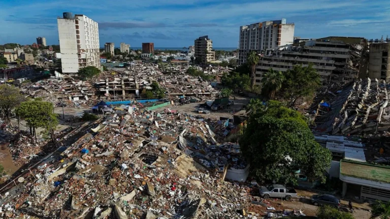 Suman casi 2 mil muertos y 10 mil heridos por sismos en Venezuela