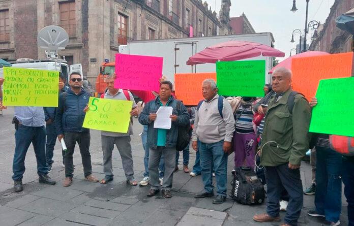 transportistas_protestan_frente_palacio_nacional.jpg