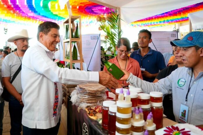 De-Oaxaca-para-el-mundo-inaugura-Salomon-Jara-Convencion-del-Cafe-Oaxaqueno.jpg