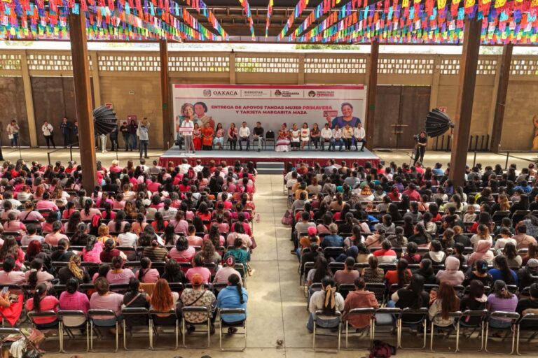 Refrenda Salomón Jara su compromiso con las oaxaqueñas
