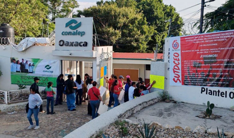 Docentes del Conalep Oaxaca protestan en seis planteles; advierten que no iniciarán el ciclo escolar