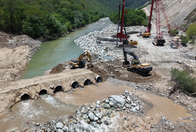 Puente “El Tornillo” alcanza 50% de avance en cimentación; concluirá en mayo de 2027