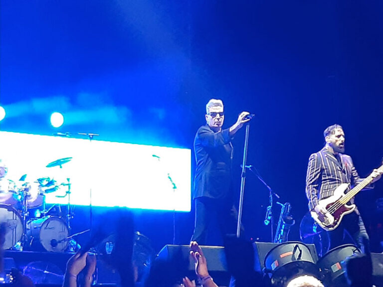 El magnetismo intacto de Loquillo conquista nuevamente a Málaga en una noche histórica para el rock