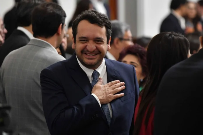 morena-cierra-filas-con-lopez-beltran-y-condena-que-eu-retire-visas-como-un-mecanismo-de-injerencia-politica.webp