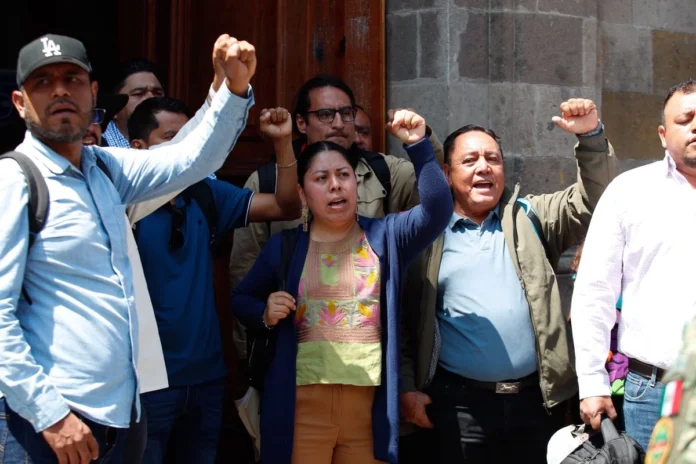 seccion-22-confirma-800-mdp-para-escuelas-de-oaxaca-tras-reunion-con-sheinbaum.webp
