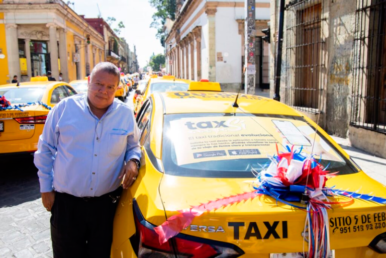Reconoce Semovi a quienes diariamente mueven a Oaxaca en el Día del Taxista