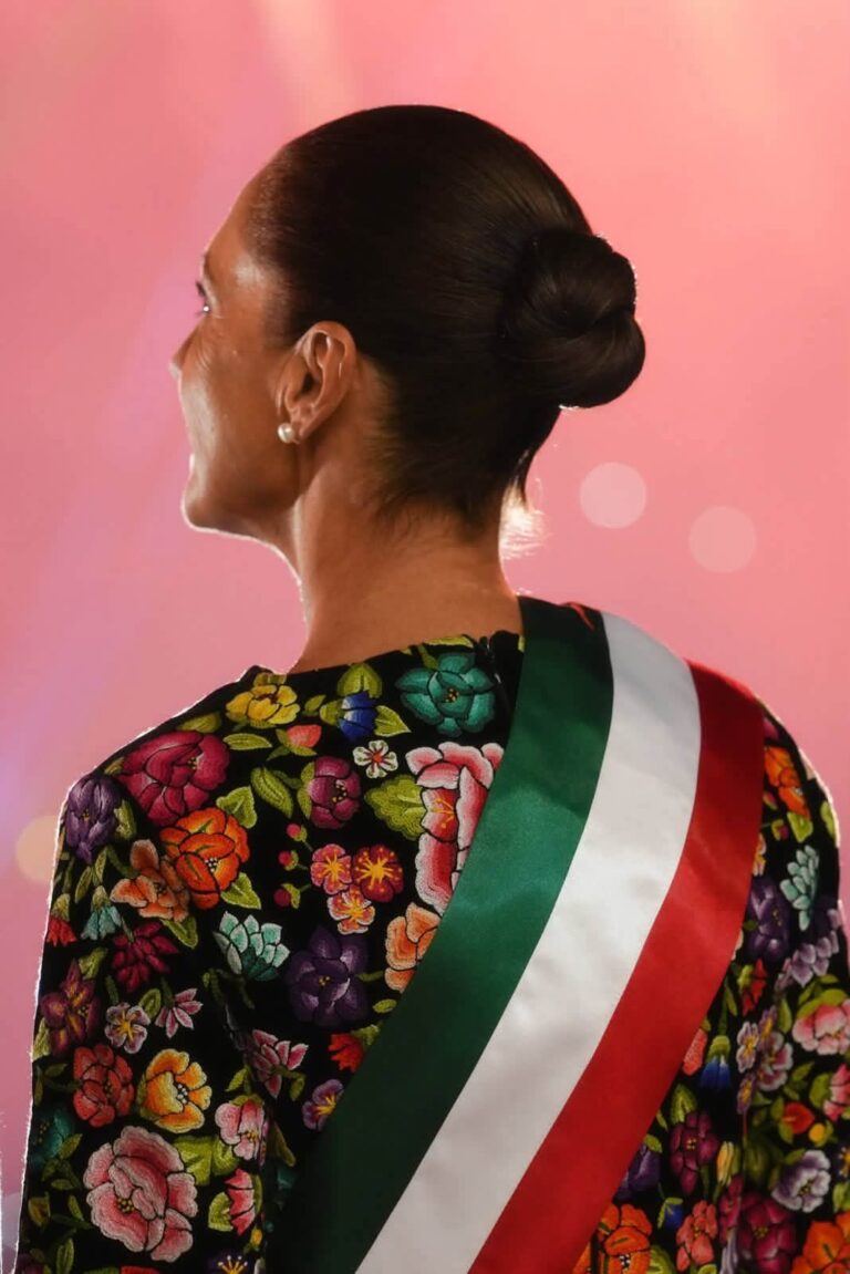 Nino Morales destaca orgullo istmeño en vestido que portó la Presidenta Claudia Sheinbaum en el Grito de Independencia