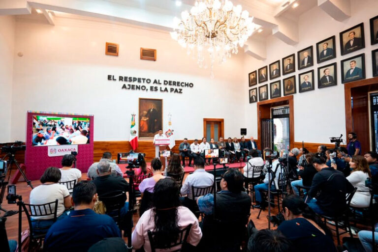 Nueva Constitución intercultural, humanista y democrática; convierte la voz y derechos del pueblo en ley: Salomón Jara