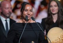 Sheinbaum felicita a Charlyn Corral por ganar el Balón de Oro como Mejor Delantera del Año: “Es un orgullo para todas”