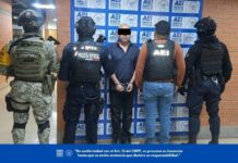Ejecuta Fiscalía de Oaxaca orden de aprehensión contra conductor de taxi por homicidio en Huajuapan; el imputado fue trasladado a la capital