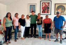Coco León escucha de frente a las familias de Salina Cruz
