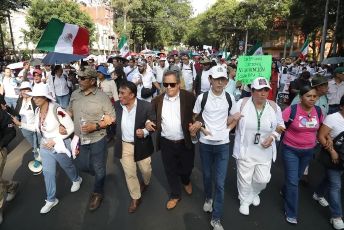 personal-medico-del-imss-cierra-filas-confirma-participacion-en-marcha-del-21-de-octubre.webp