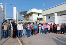 Trabajadores de Pemex protestan por la falta de atención médica en planta de Tapachula, Chiapas