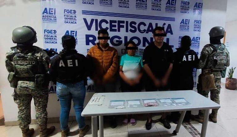 Tras cateo en la Colonia Monte Albán: Fiscalía desarticula célula delictiva dedicada a venta y distribución de drogas en San Martín Mexicapan