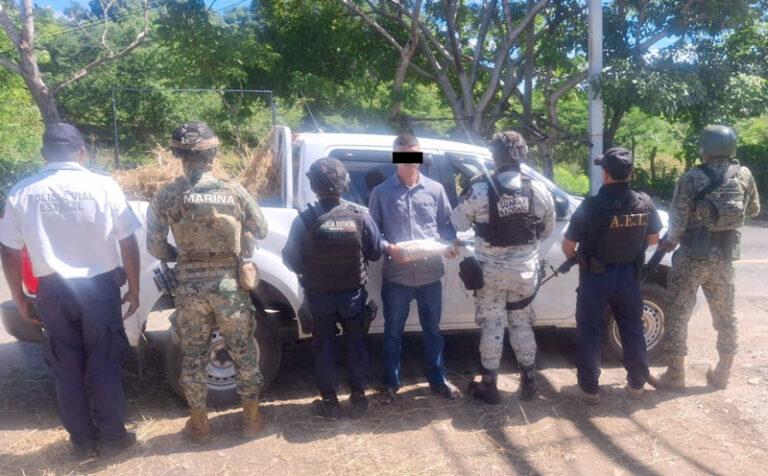 Trabajo coordinado logran la detención de una persona con un paquete de droga, tras operativo en la Costa